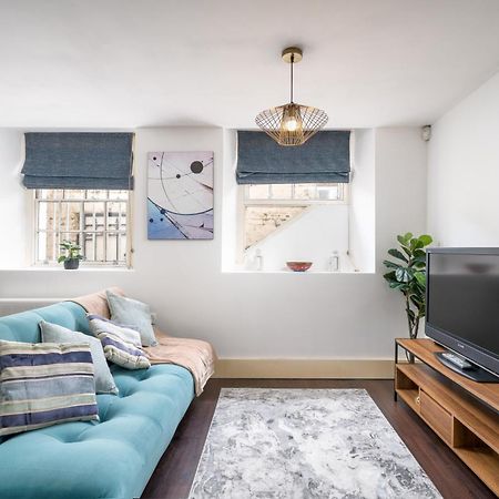 Riverside 1 Bed Basement Flat Near Hampton Court Palace Molesey Dış mekan fotoğraf