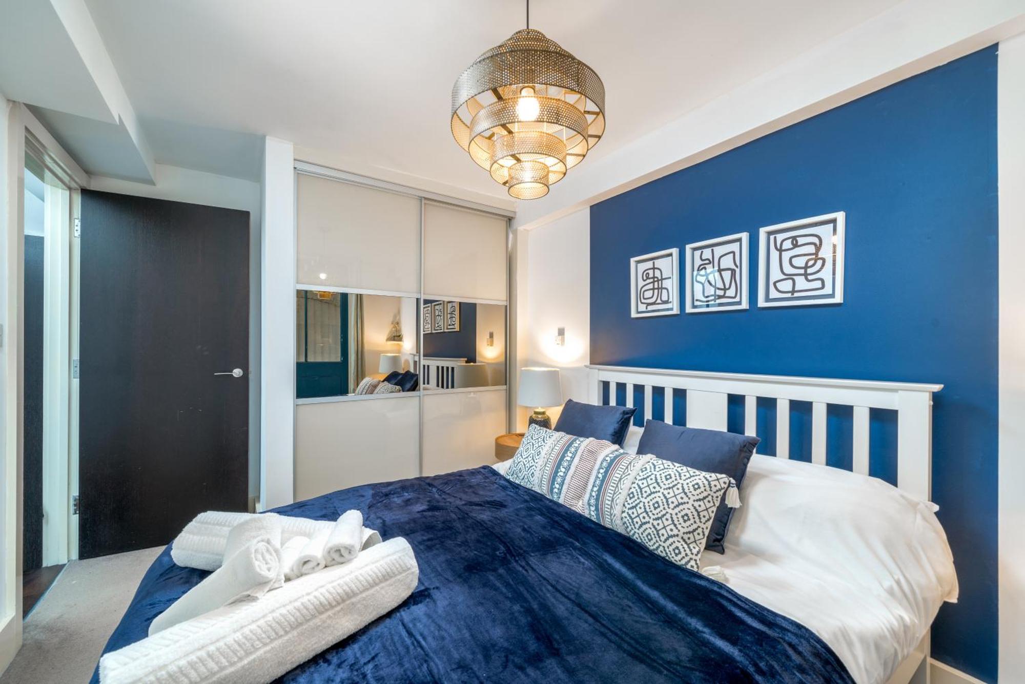 Riverside 1 Bed Basement Flat Near Hampton Court Palace Molesey Dış mekan fotoğraf